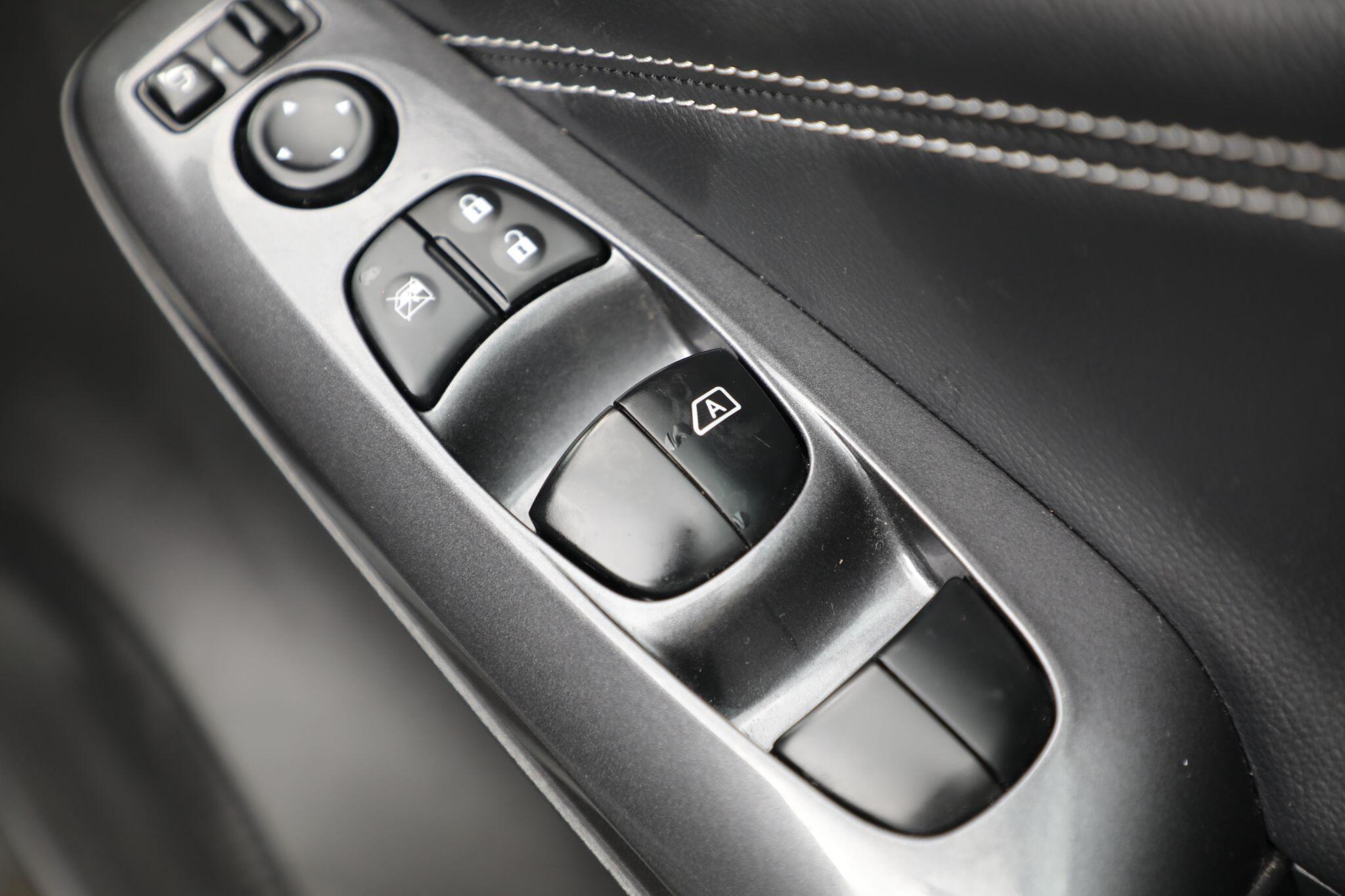 Large vehicle image